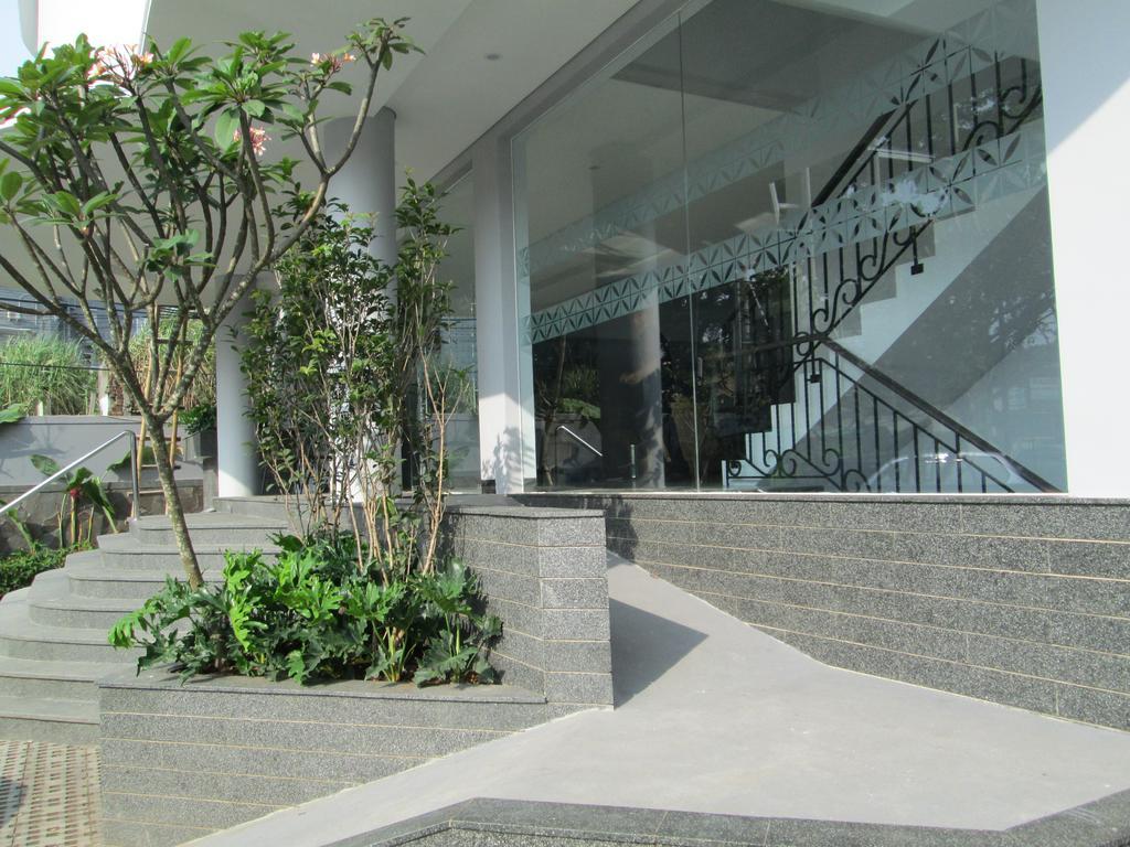 Kembang Hotel Cihampelas バンドゥン エクステリア 写真