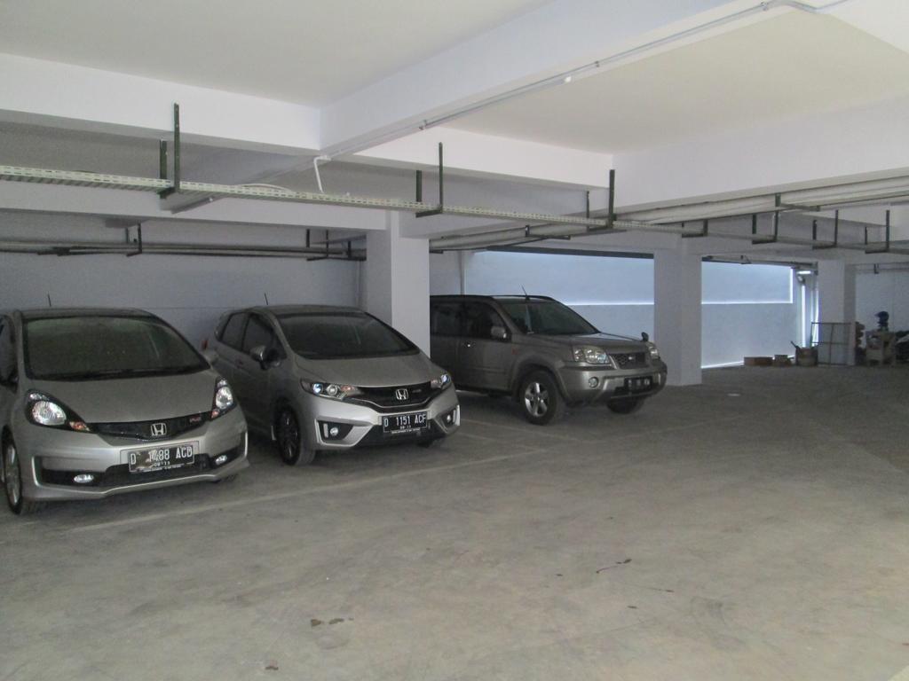 Kembang Hotel Cihampelas バンドゥン エクステリア 写真