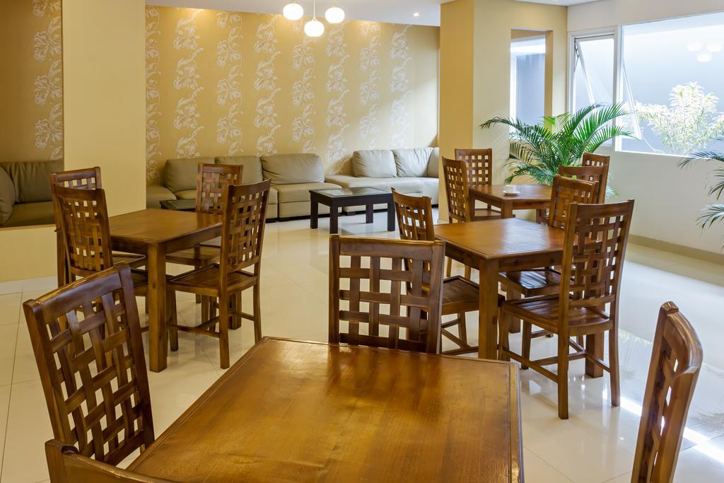 Kembang Hotel Cihampelas バンドゥン エクステリア 写真