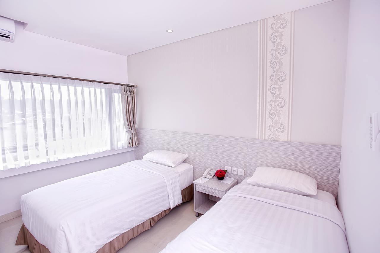Kembang Hotel Cihampelas バンドゥン エクステリア 写真