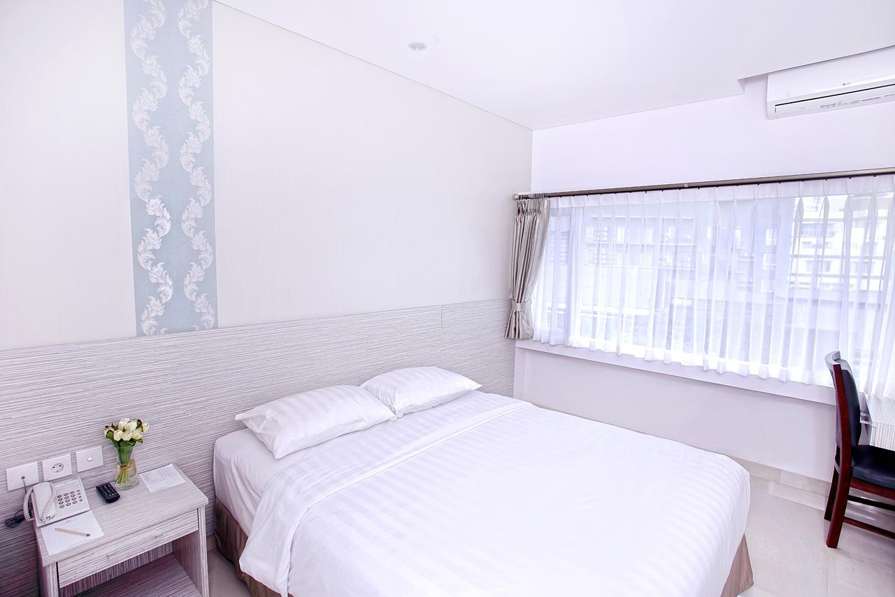 Kembang Hotel Cihampelas バンドゥン エクステリア 写真