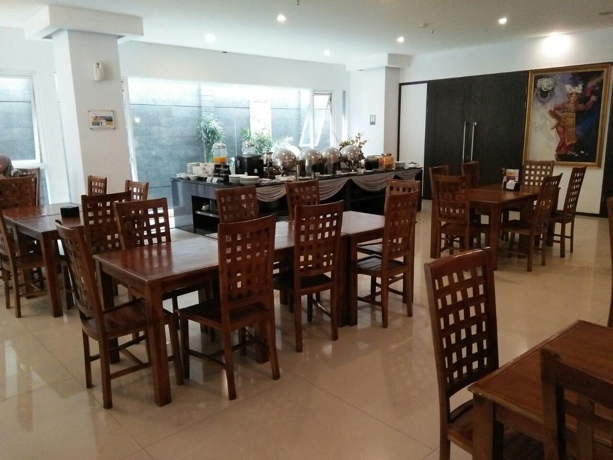 Kembang Hotel Cihampelas バンドゥン エクステリア 写真