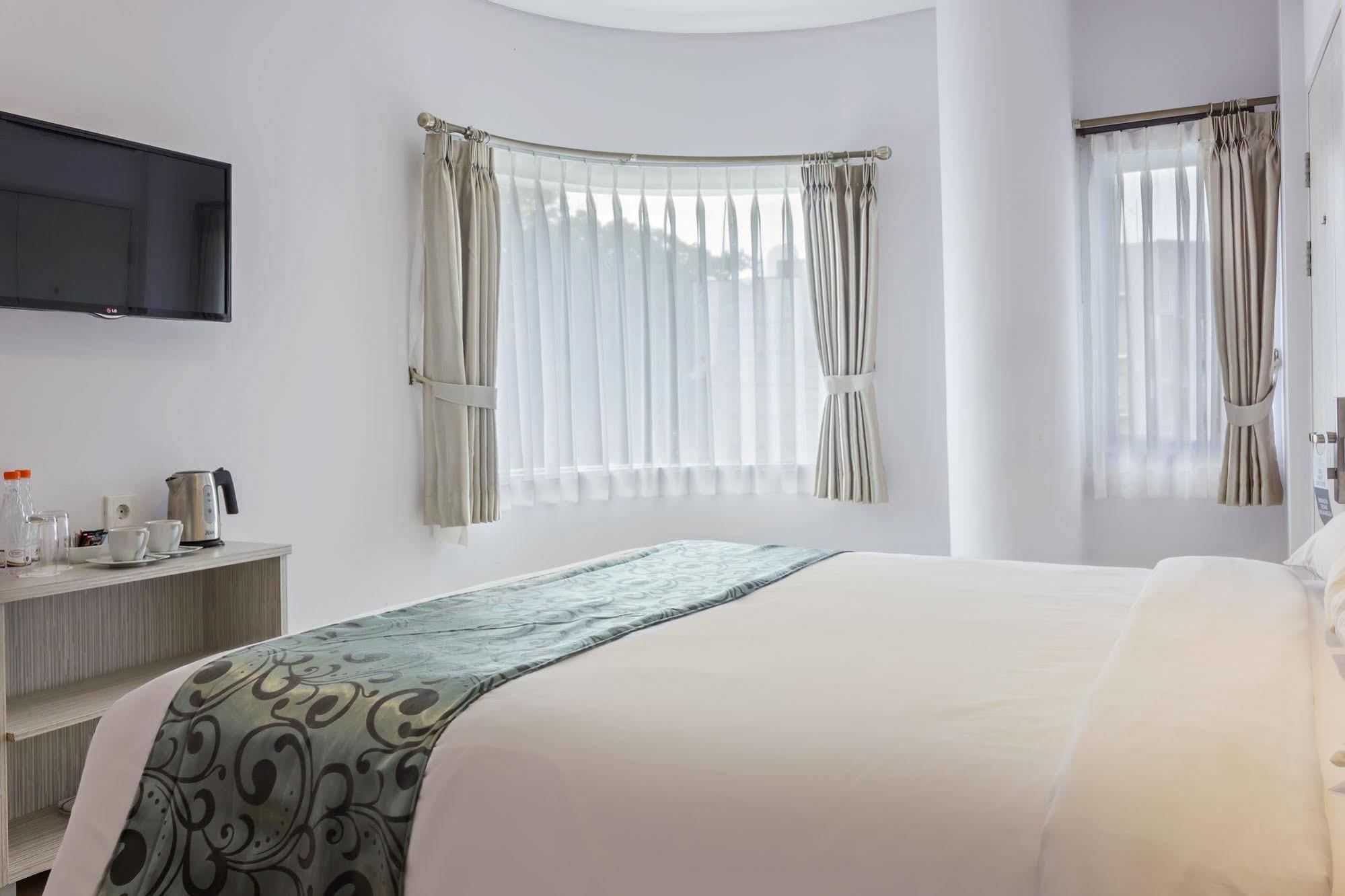 Kembang Hotel Cihampelas バンドゥン エクステリア 写真